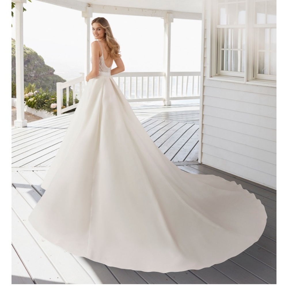 Wedding Dress Princess cut size 4 Rosa Clara